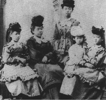  The first Japanese study-abroad female students to the United States, sponsored by the Meiji Government. From left: Shigeko Nagai (age 10), Teiko Ueda (16), Ryōko Yoshimasu (16), Umeko Tsuda (1864–1929, age 9 in the picture), and Sutematsu Yamakawa (1860–1919, age 12 in the picture).