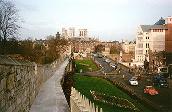 York city and walls