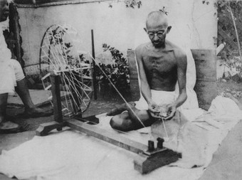  Mahatma Gandhi spinning yarn, in the late 1920s, author unknown.